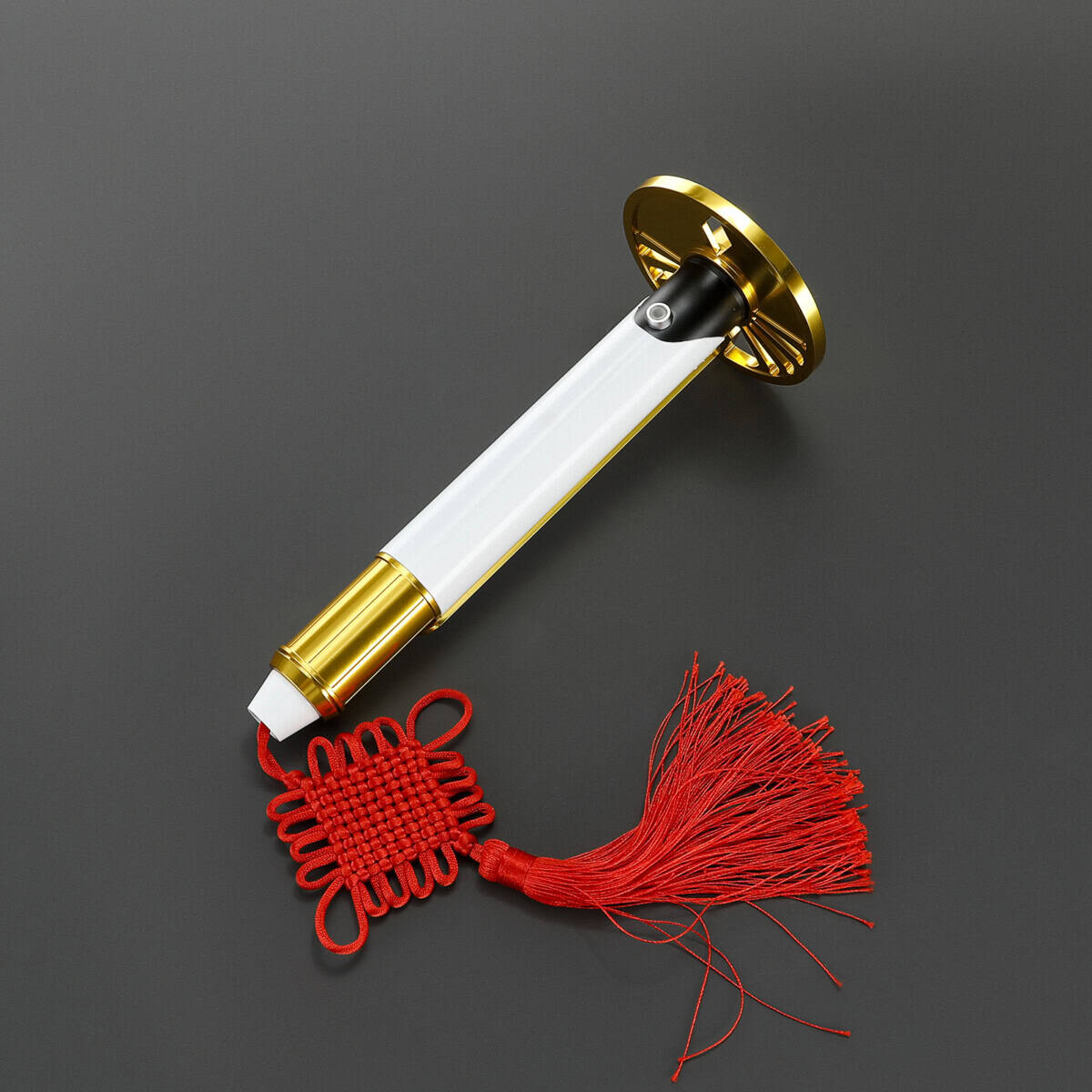 Lily-Tora-Asi-Lightsaber-2.jpg
